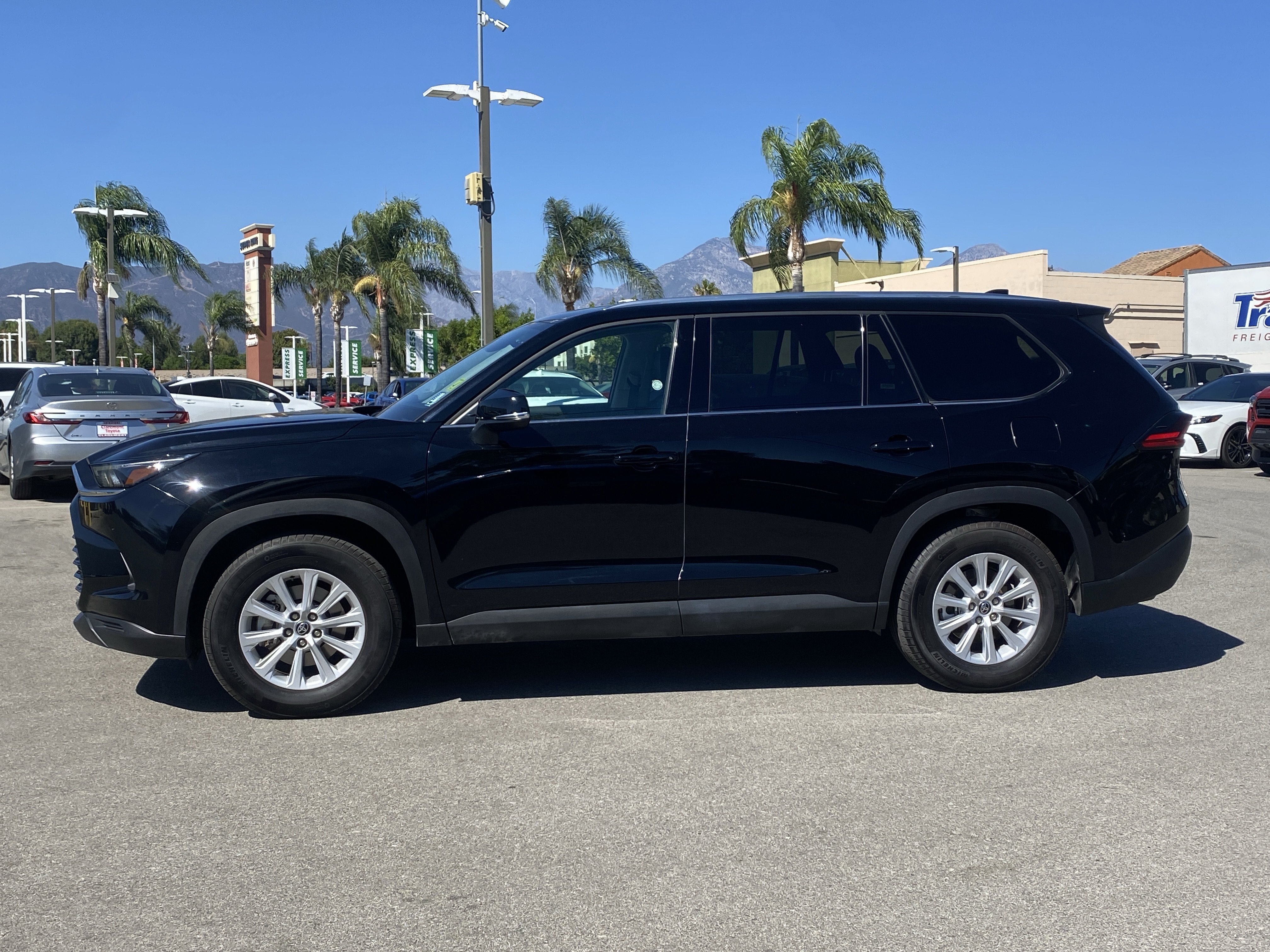toyota grand highlander 2025 5TDAAAB54SS091189 image toyota grand highlander 2025 5TDAAAB54SS091189 image